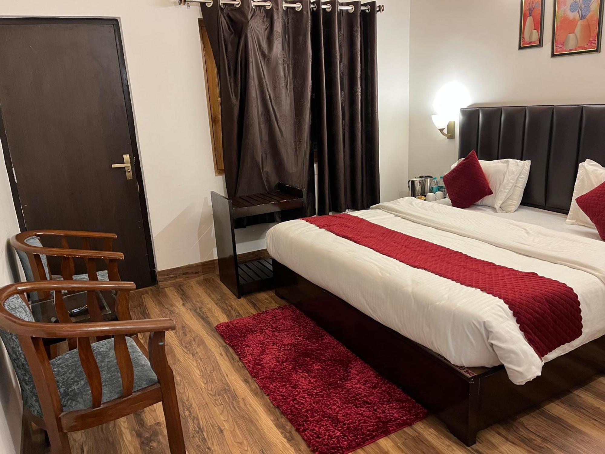 Cedar Woods Resort By Heyan Hotels ナイニタール エクステリア 写真