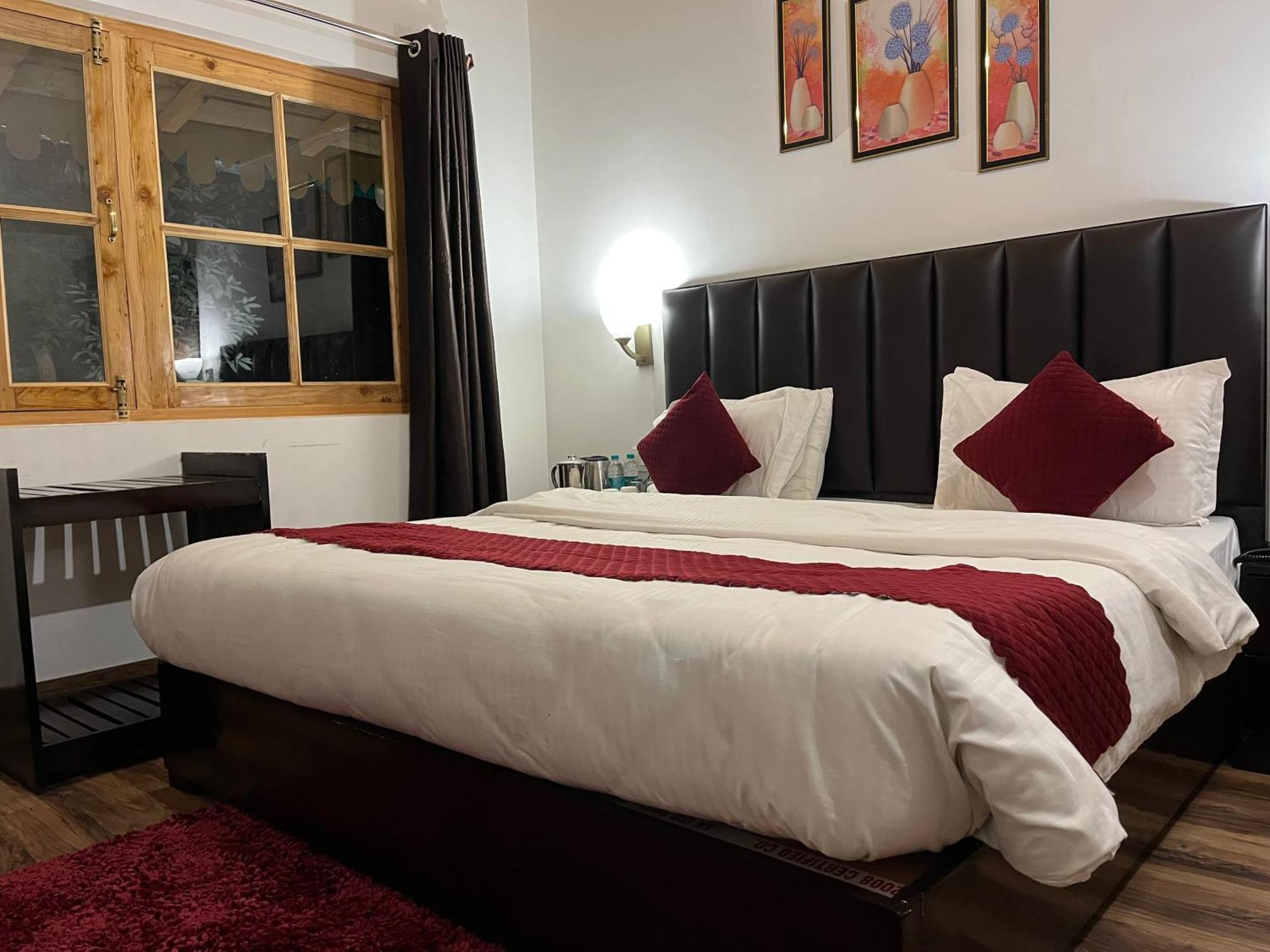 Cedar Woods Resort By Heyan Hotels ナイニタール エクステリア 写真