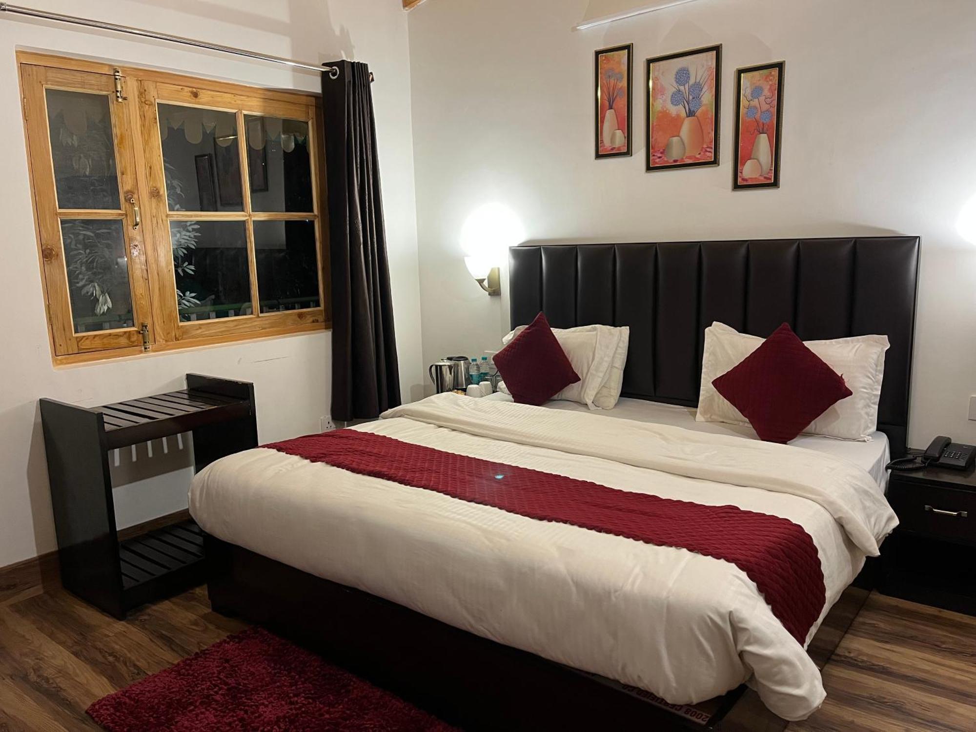 Cedar Woods Resort By Heyan Hotels ナイニタール エクステリア 写真