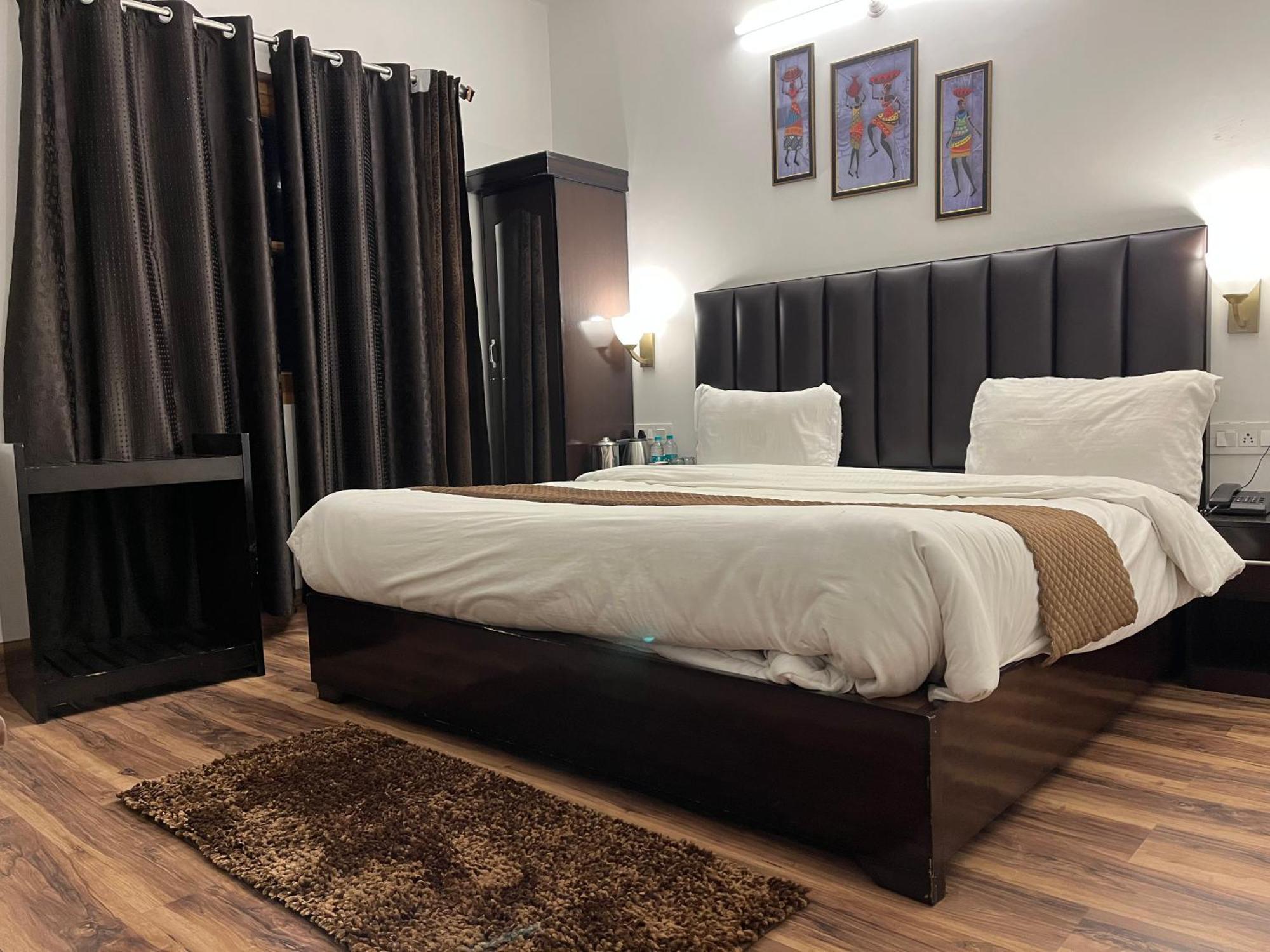 Cedar Woods Resort By Heyan Hotels ナイニタール エクステリア 写真