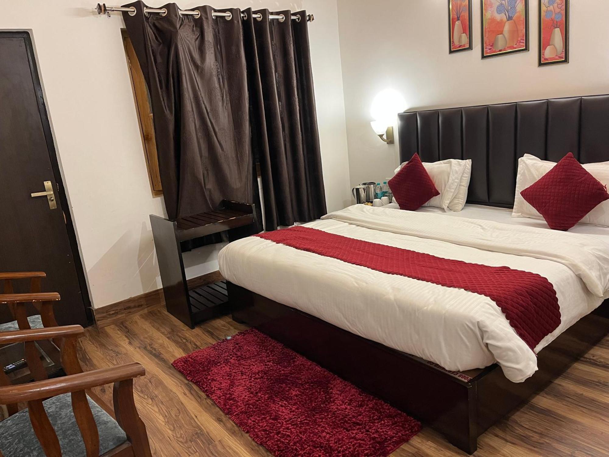Cedar Woods Resort By Heyan Hotels ナイニタール エクステリア 写真