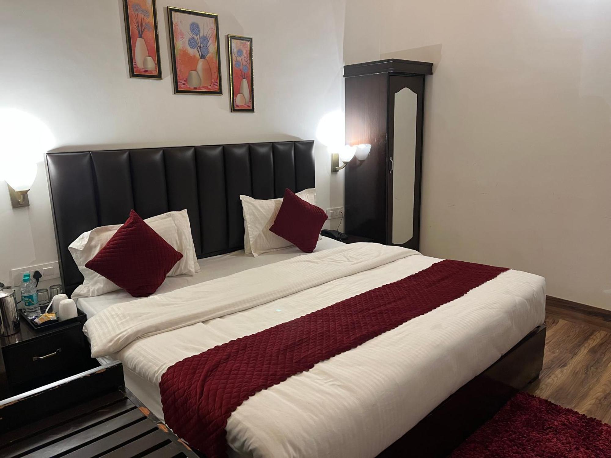 Cedar Woods Resort By Heyan Hotels ナイニタール エクステリア 写真