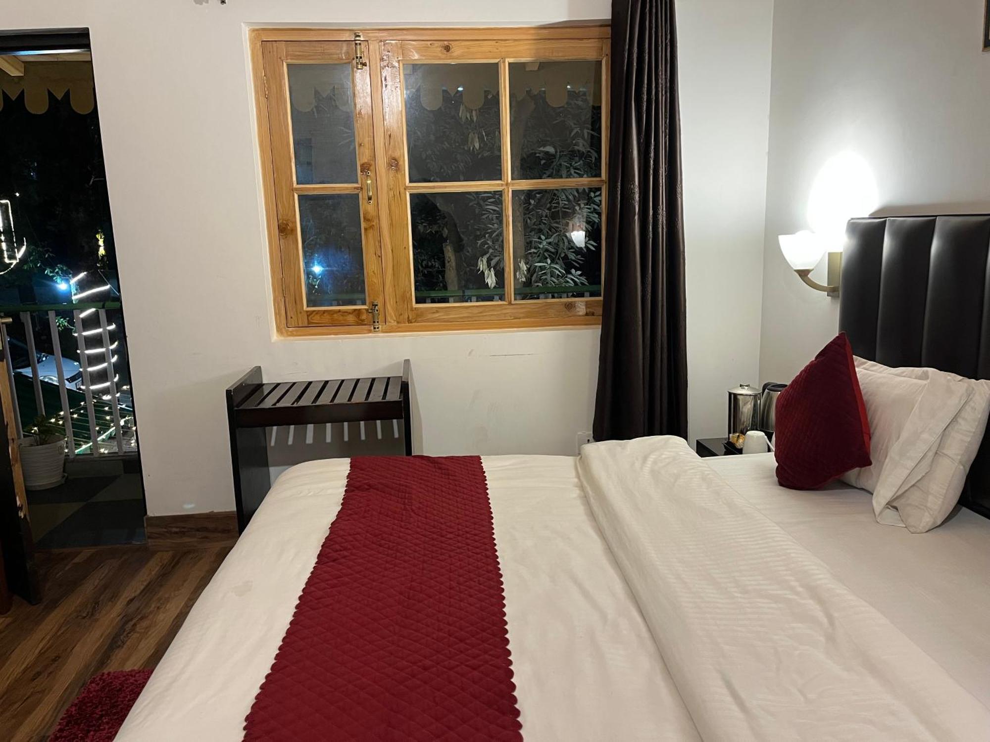 Cedar Woods Resort By Heyan Hotels ナイニタール エクステリア 写真